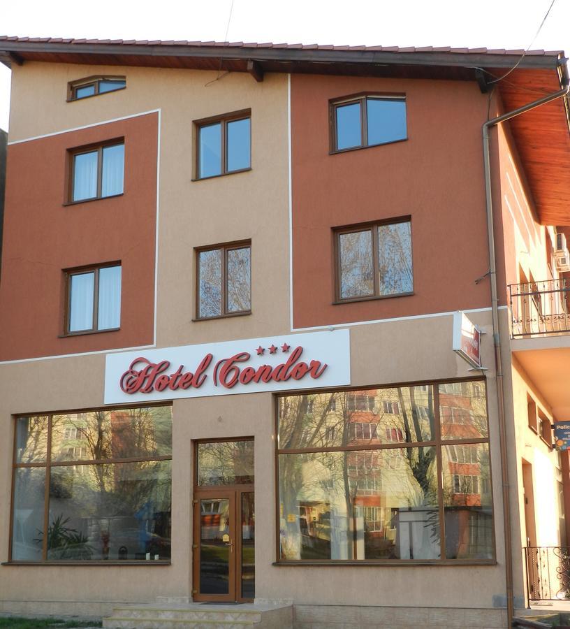 Hotel Condor Oravita Bagian luar foto