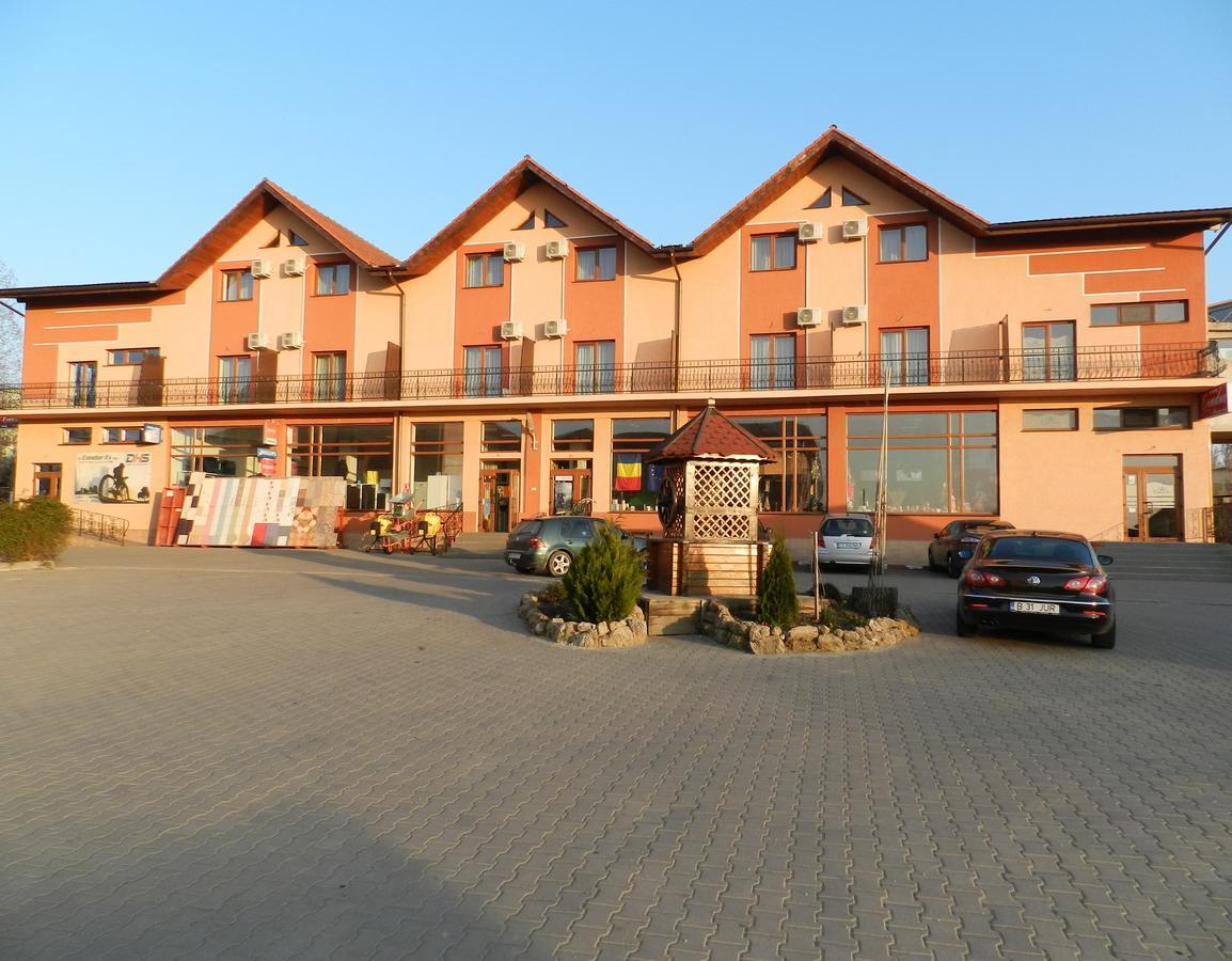 Hotel Condor Oravita Bagian luar foto