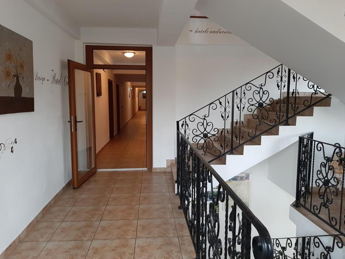 Hotel Condor Oravita Bagian luar foto